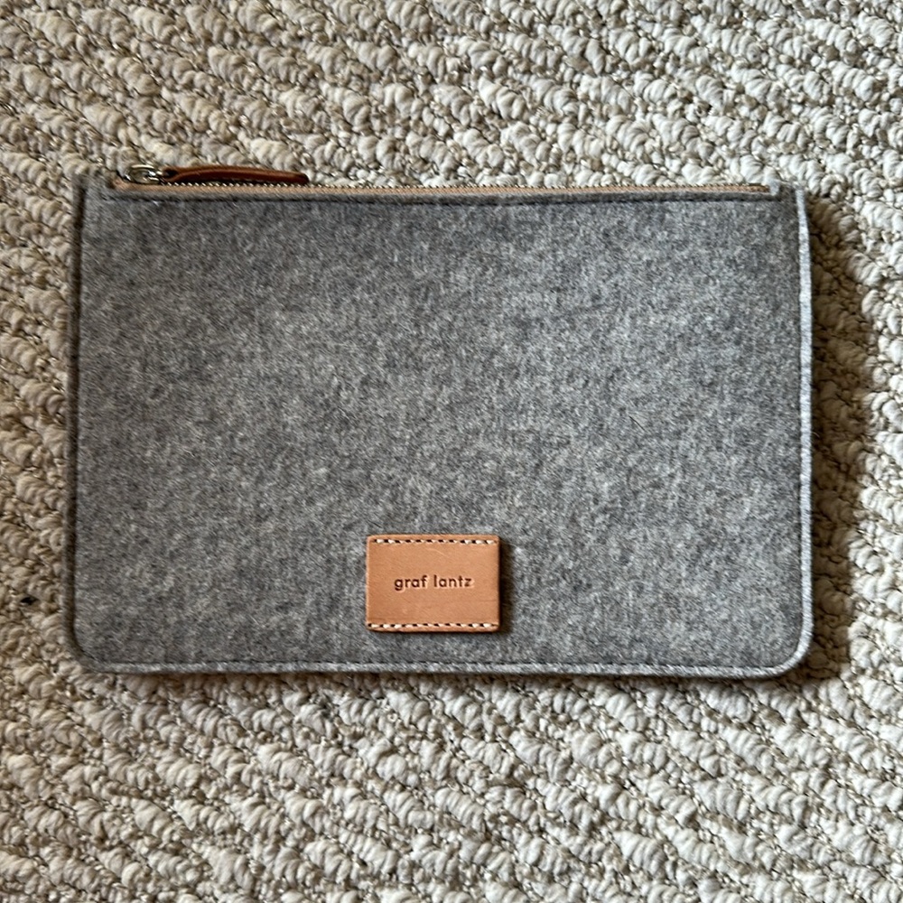 NWOT Rare Graf Lantz Grey Merino Wool Felt Flat clutch Pouch natural leather